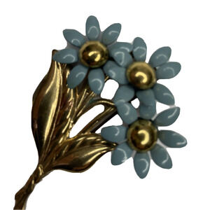 vintage brooch Blue Metal 3D flower bloom with gold metal stem and leaves pin